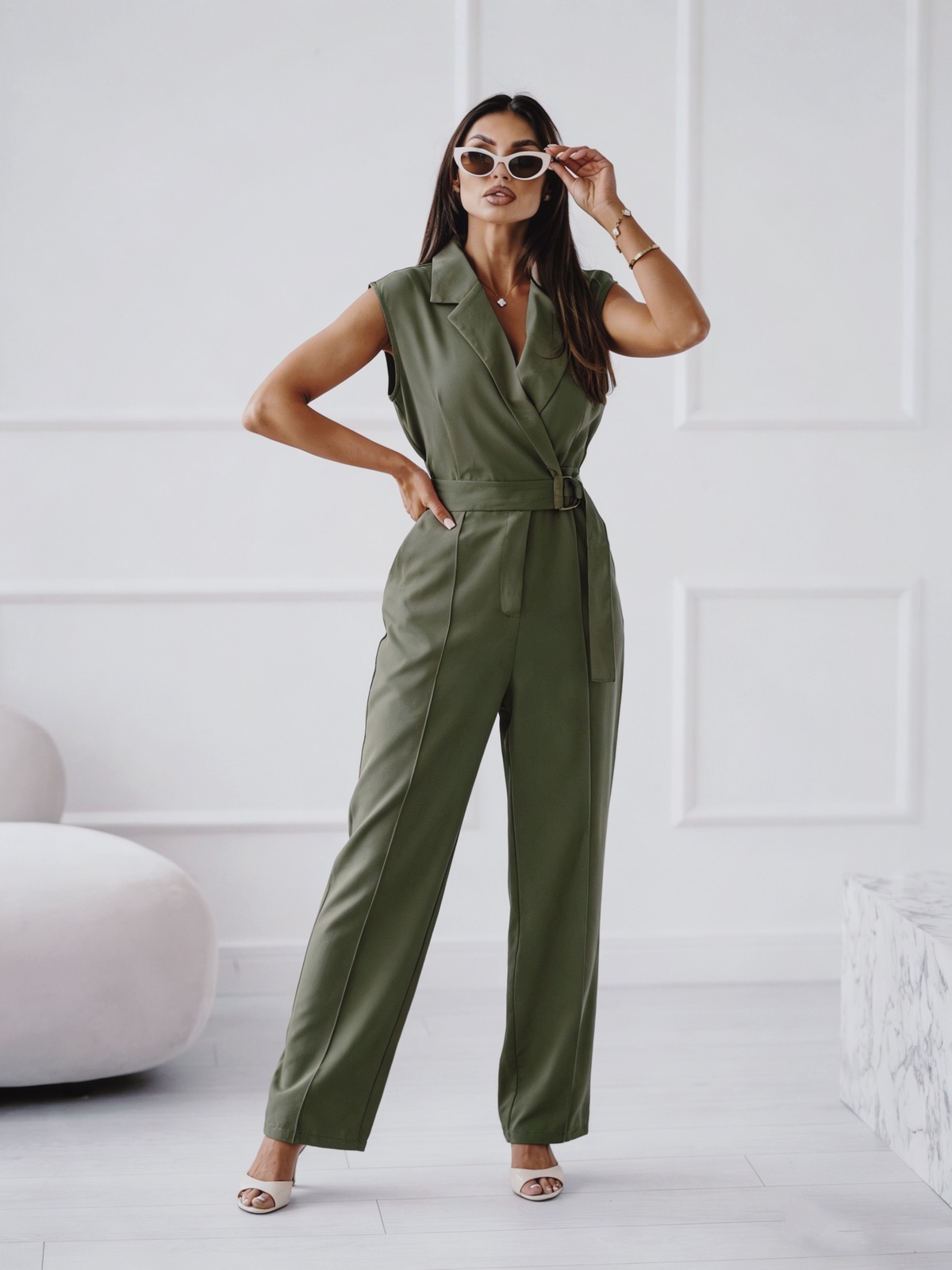 Ολόσωμη φόρμα αμάνικη με ζώνη - Image 2